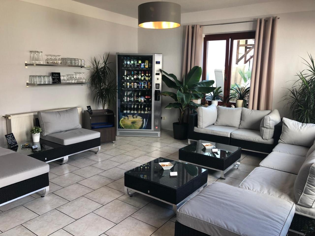 City-Hotel-فولغاست المظهر الخارجي الصورة
